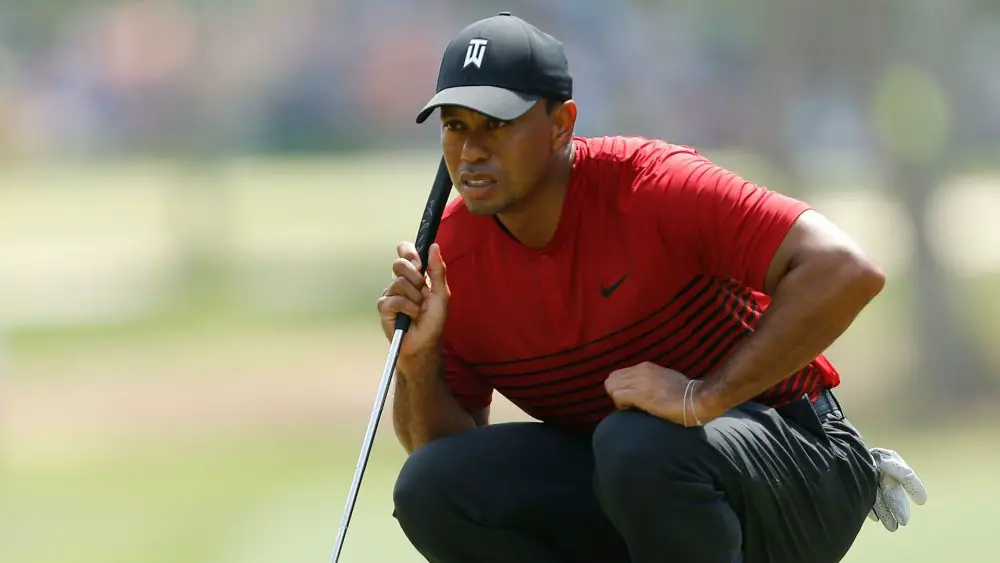 tiger-woods-uses-mallet-putter